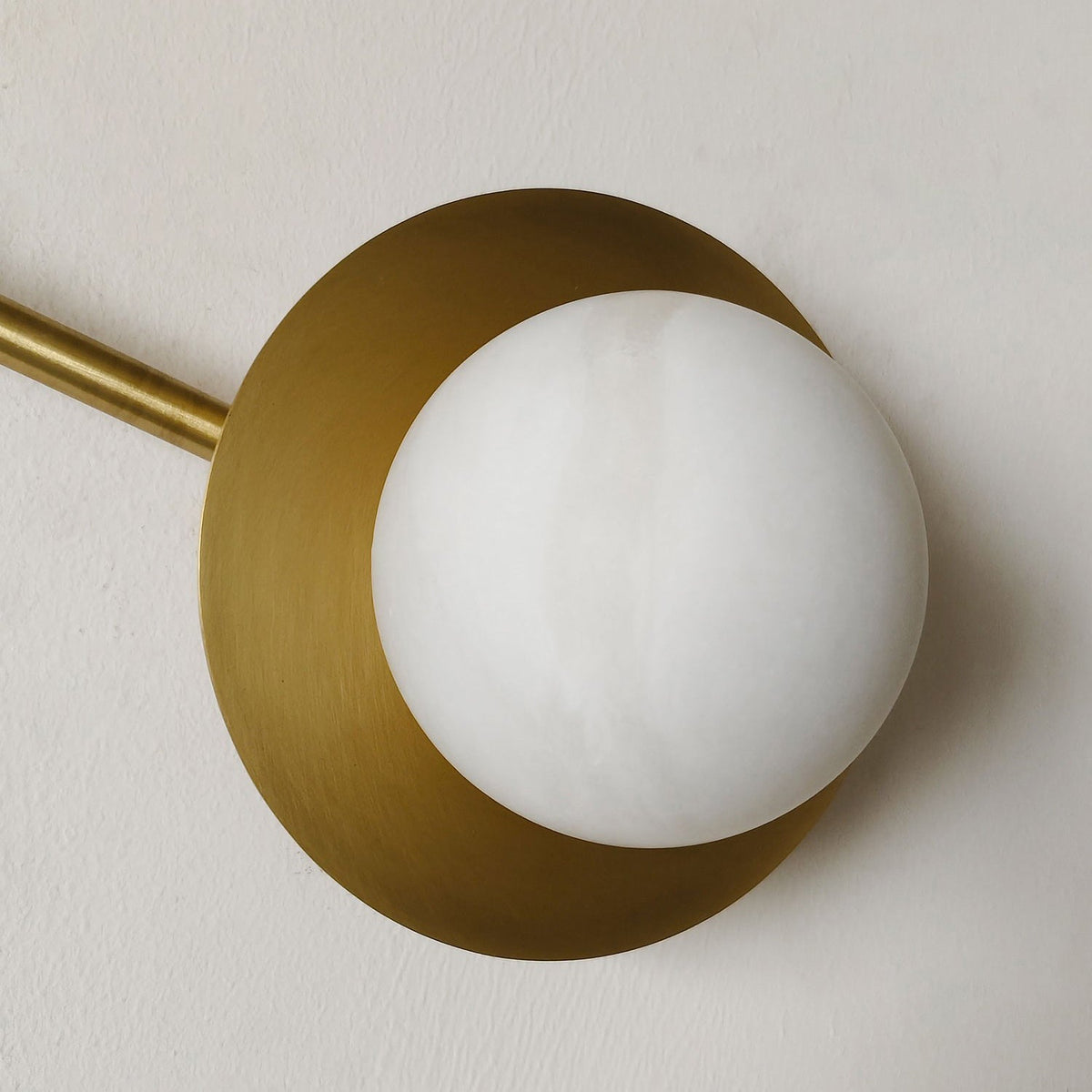 Eiralenne Alabaster-Wandleuchte