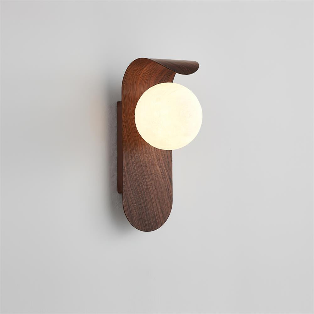 Exuro Wandleuchte für den Innenbereich aus Holzfarbe / Walnussfarben