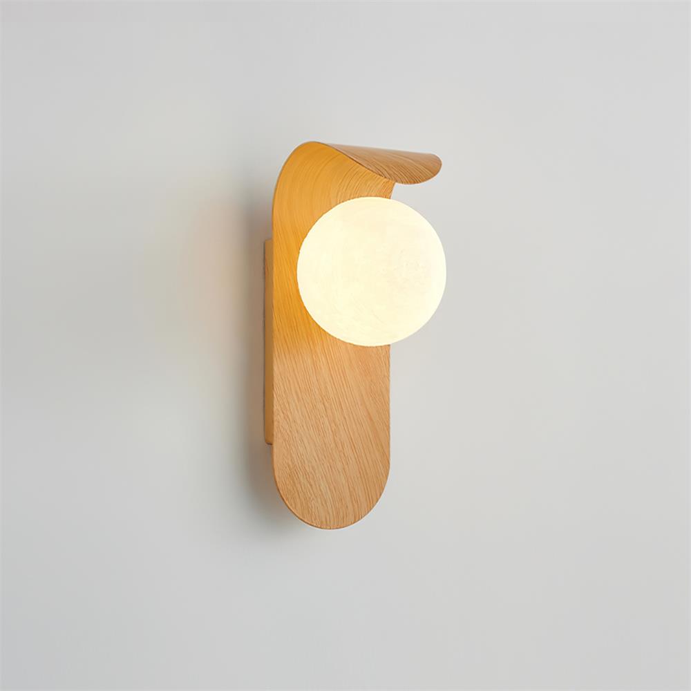 Exuro Wandleuchte für den Innenbereich aus Holzfarbe / Walnussfarben