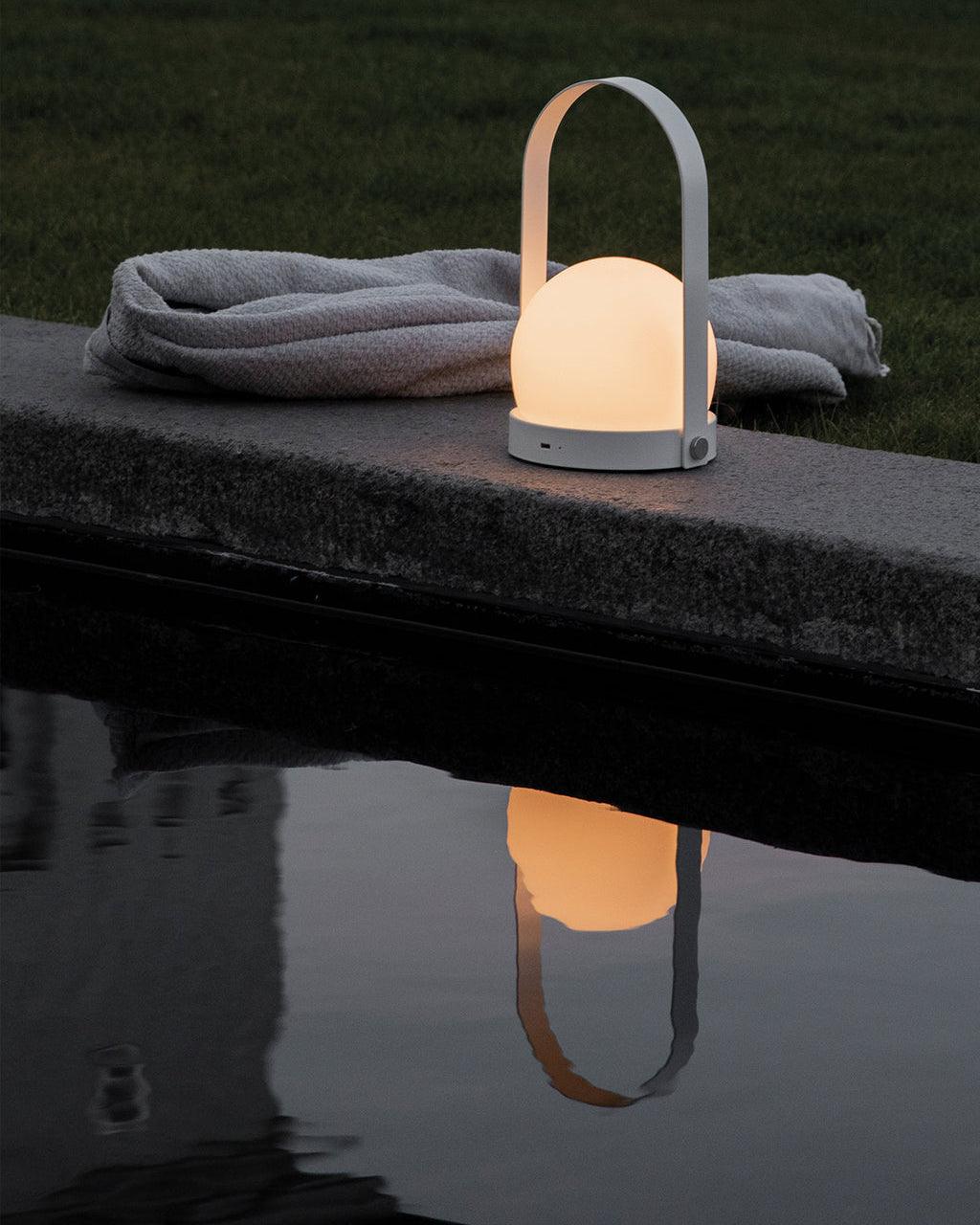 Zenon Glas Minimalistische Tischleuchte