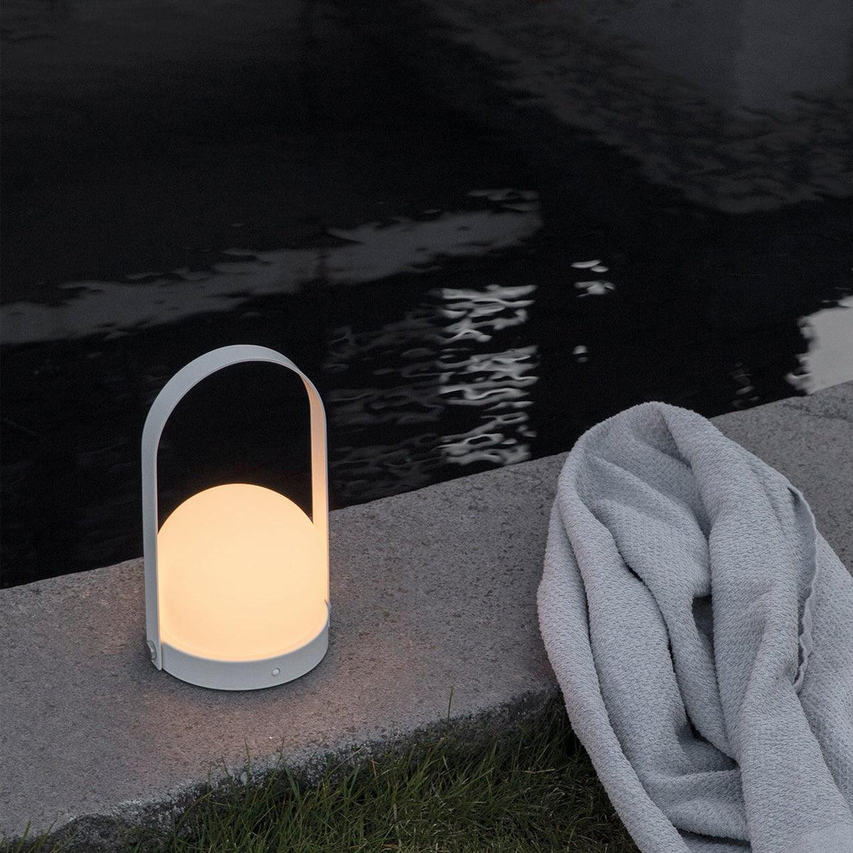 Zenon Glas Minimalistische Tischleuchte