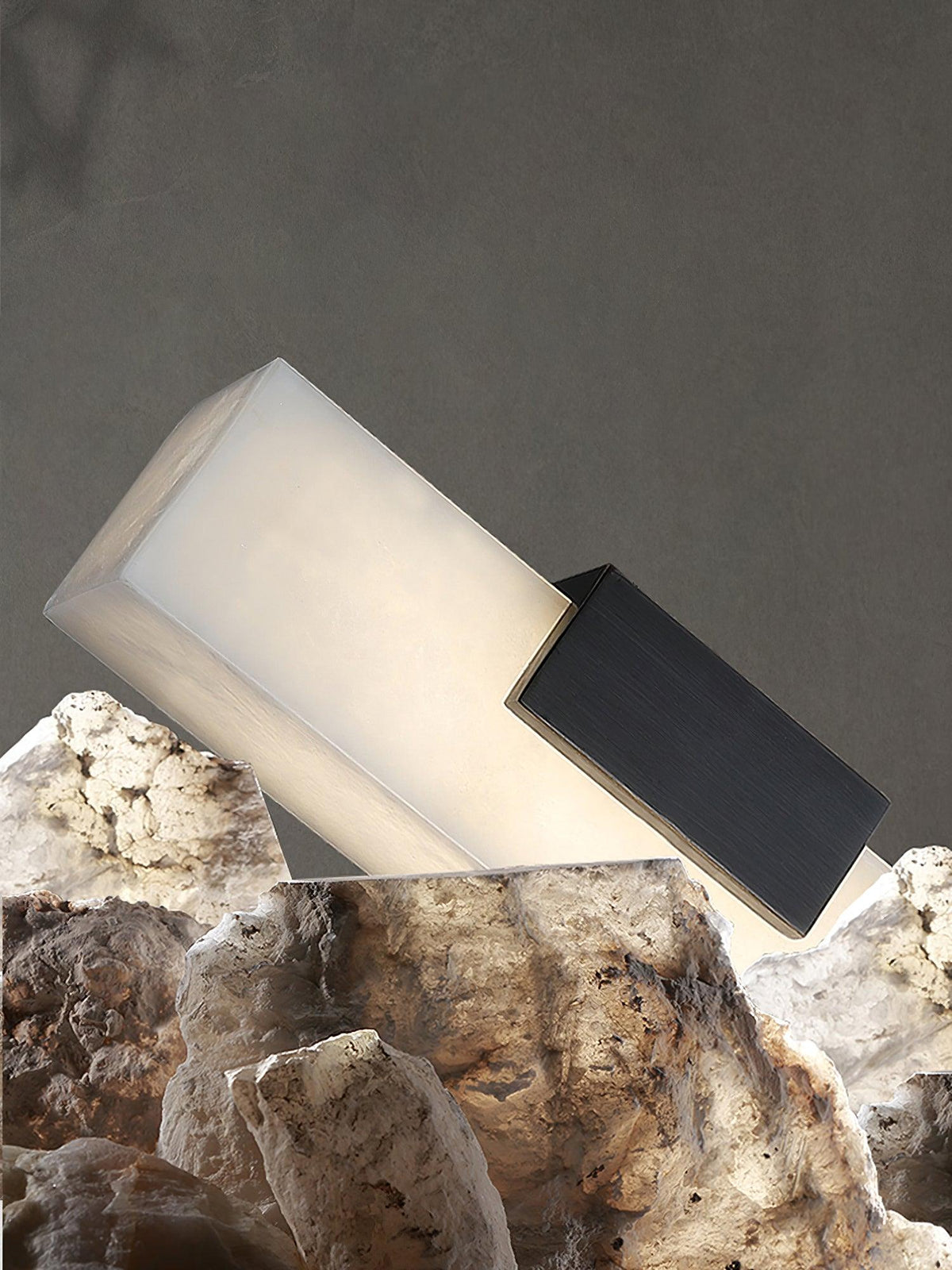 Mivel Minimalistische Alabaster-Pendelleuchte in linearer Form