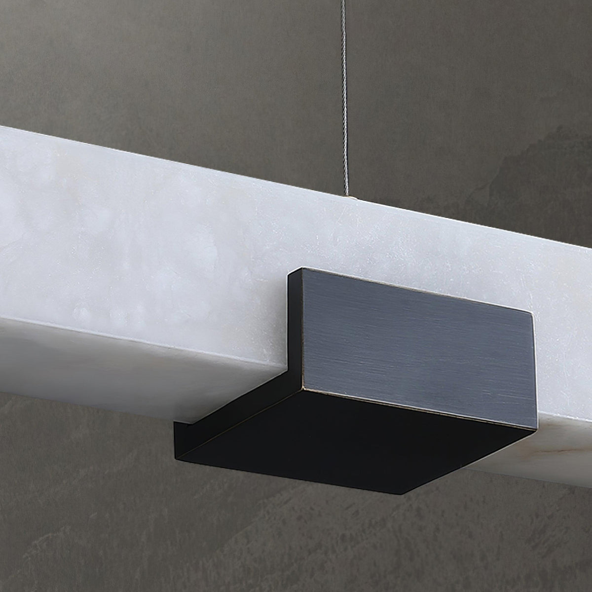 Mivel Minimalistische Alabaster-Pendelleuchte in linearer Form