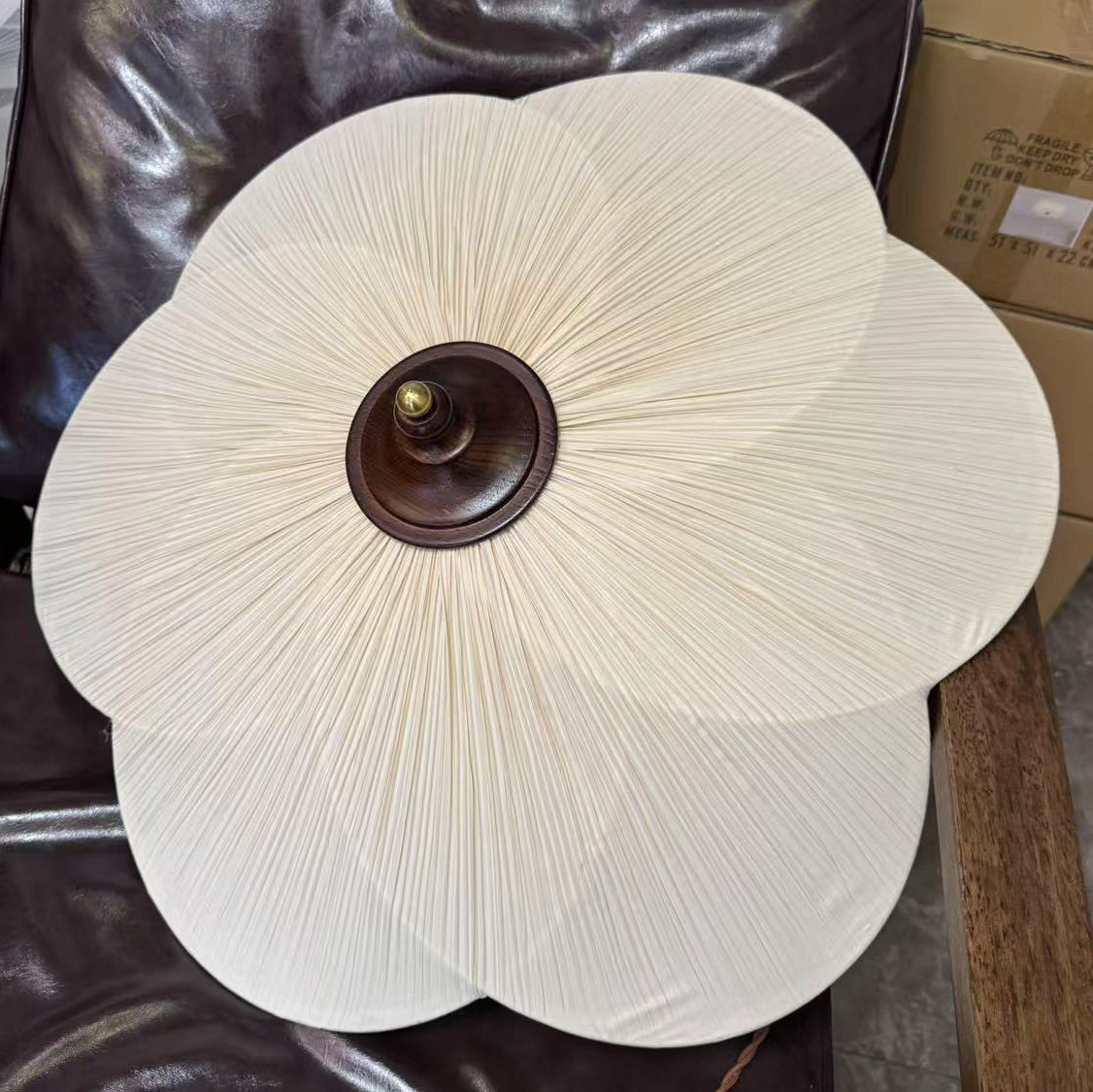 Nira Petal-Inspired flache Deckenleuchte