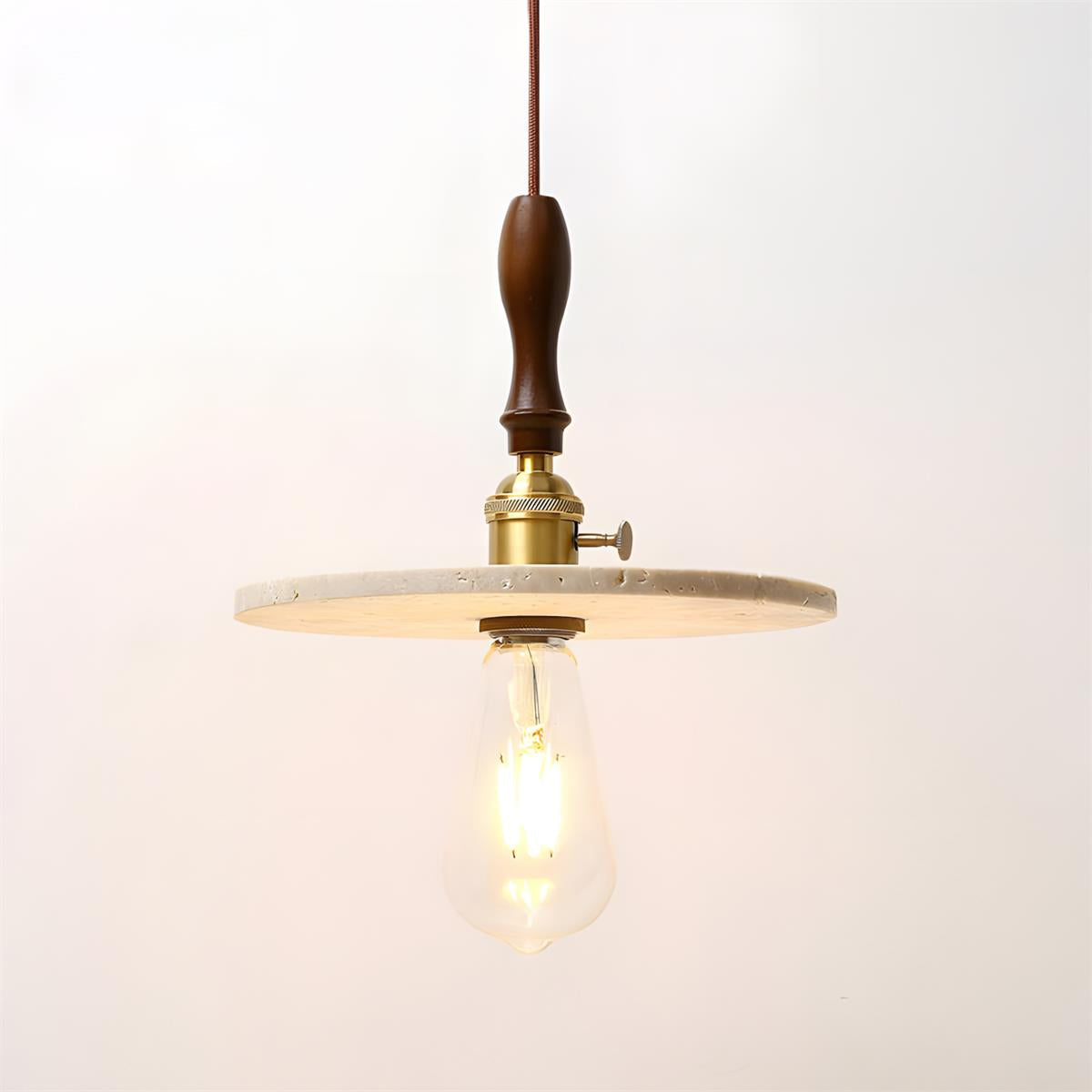 Seruine Travertin-Pendelleuchte in Beige