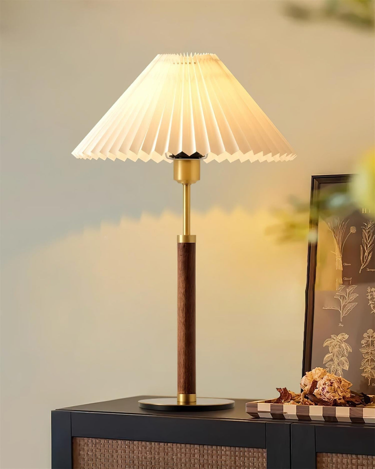 Viraorina Tischleuchte und in Walnut-Farbe und | Cielum