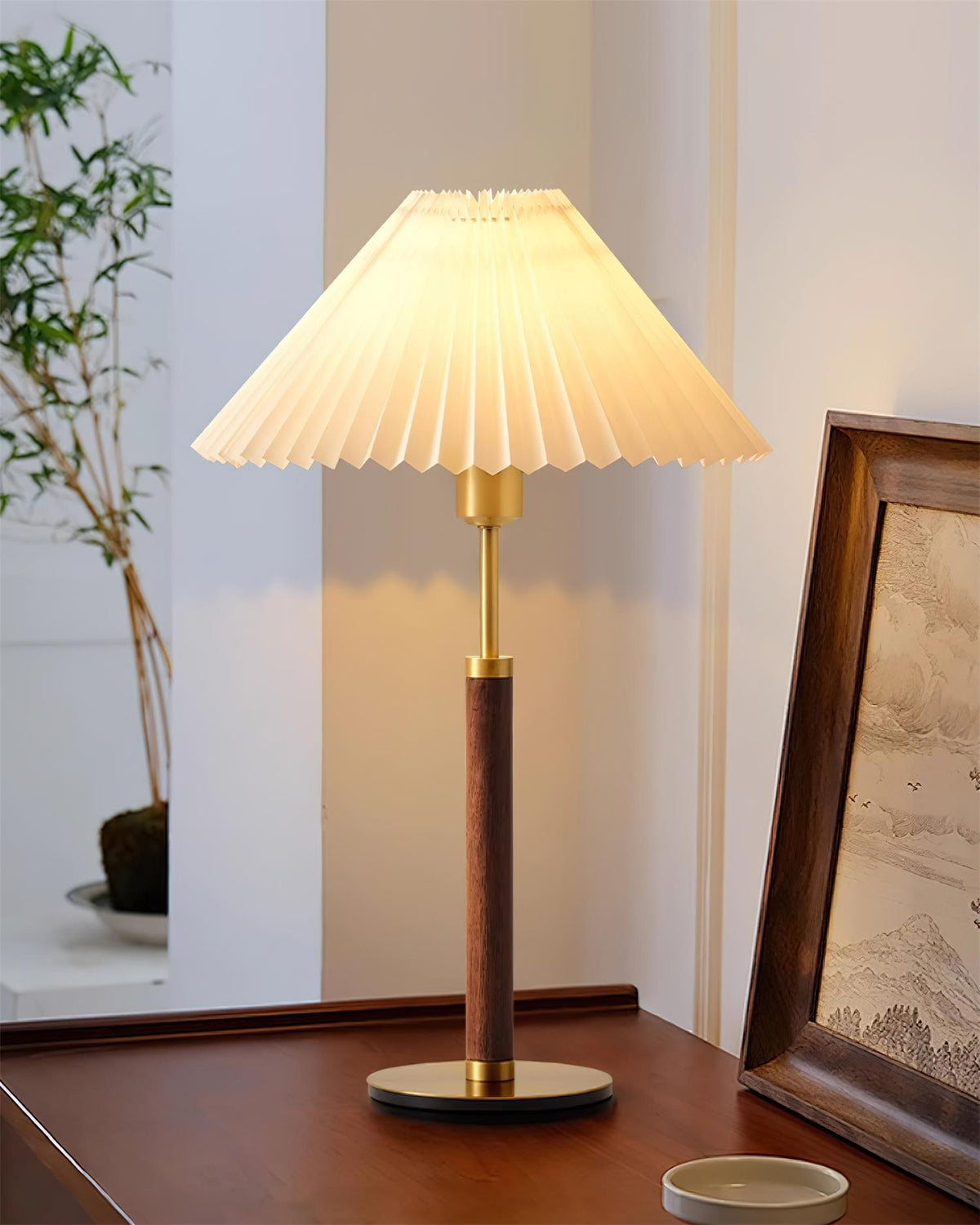Viraorina Tischleuchte und in Walnut-Farbe und | Cielum