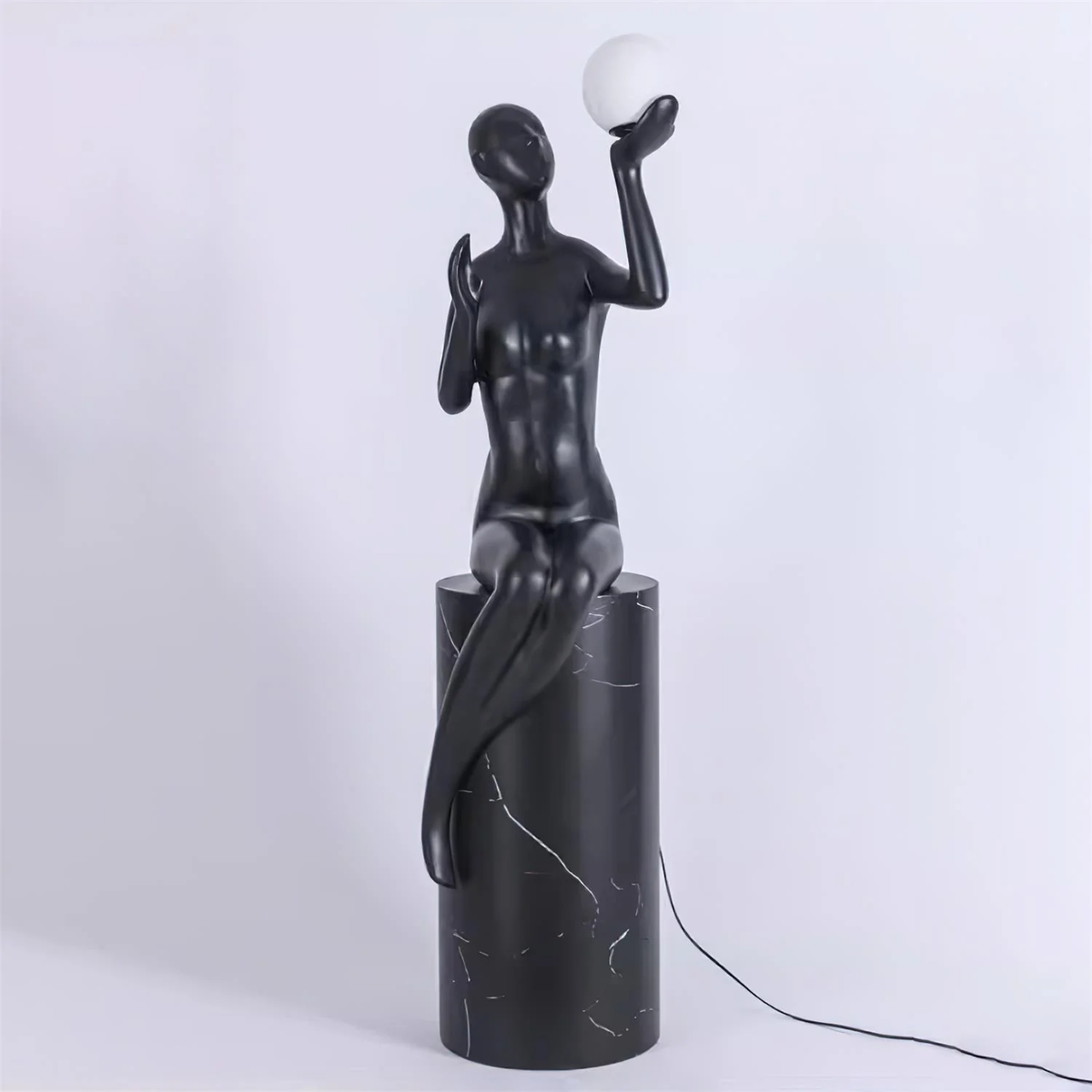 Liorael Poise Skulpturen-Tischlampe