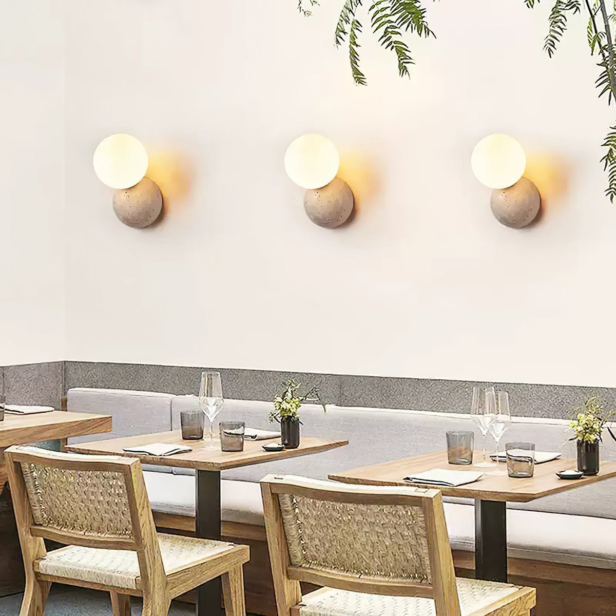 Cethair Travertine-Wandleuchte