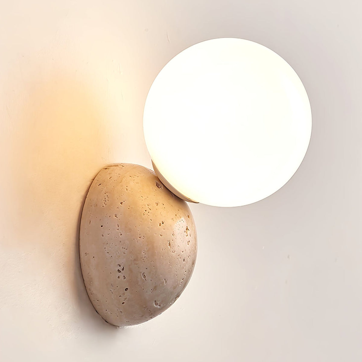 Cethair Travertine-Wandleuchte