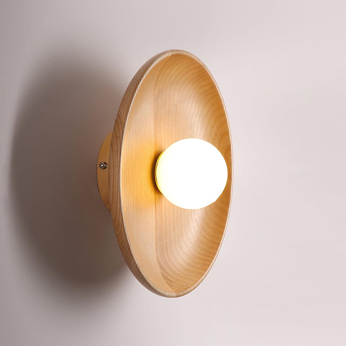 Sirixa zeitgenössische Wandleuchte aus Glas und Holz