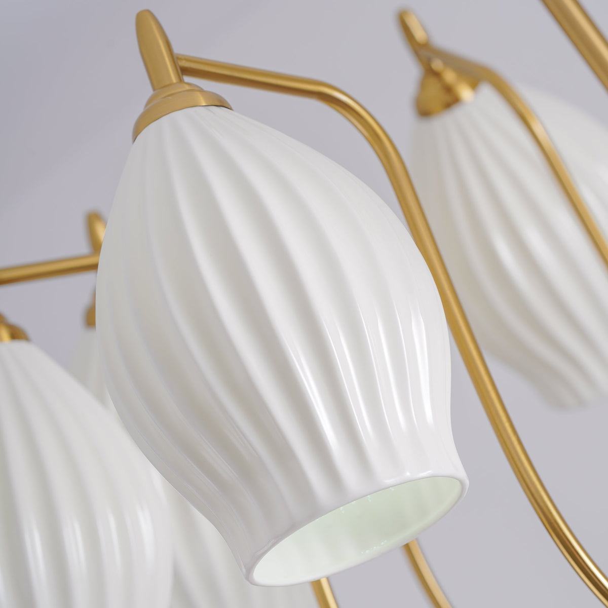 Pravin Kronleuchter Keramik Rippen Skulptural Glas Elegant