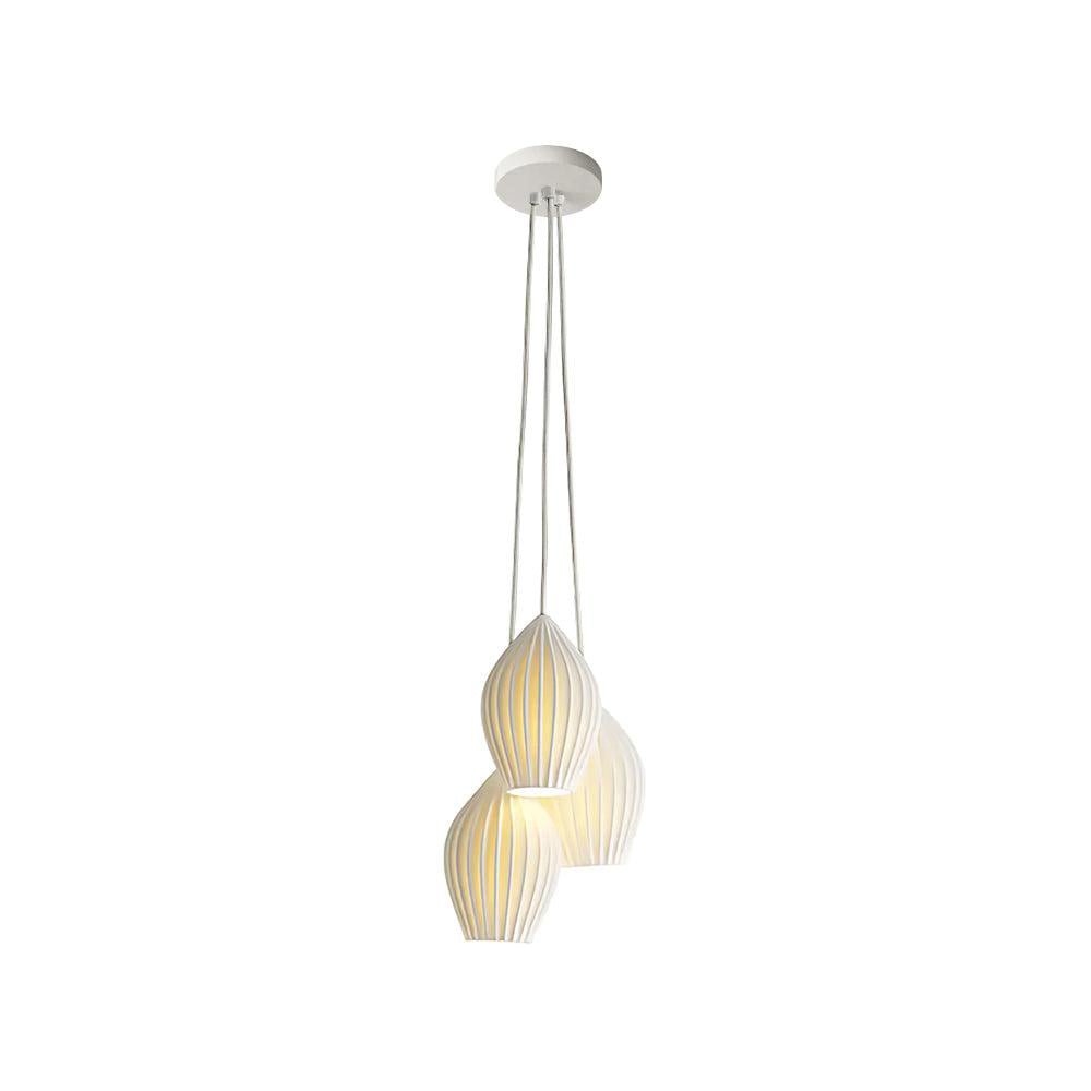 Virove Pendelleuchte aus Keramik mit gerippter Oberfläche in Knochen-Optik elegant