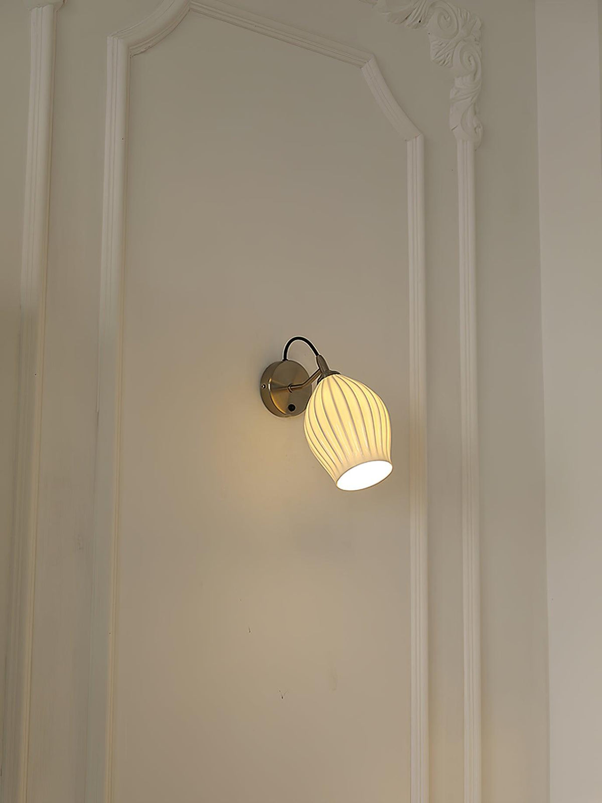 Zotalisra moderne minimalistische gerippte Keramik-Wandleuchte