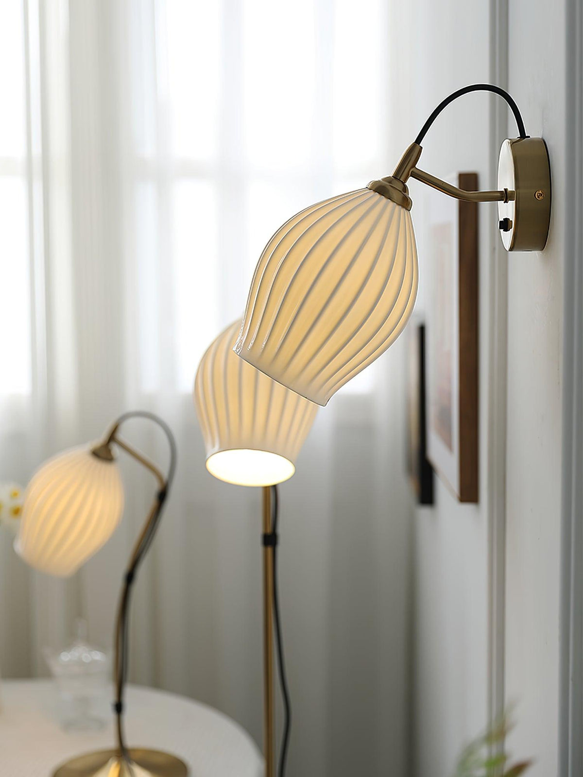 Zotalisra moderne minimalistische gerippte Keramik-Wandleuchte