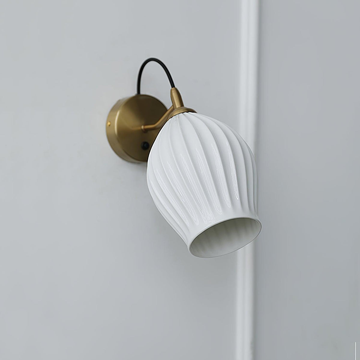 Zotalisra moderne minimalistische gerippte Keramik-Wandleuchte