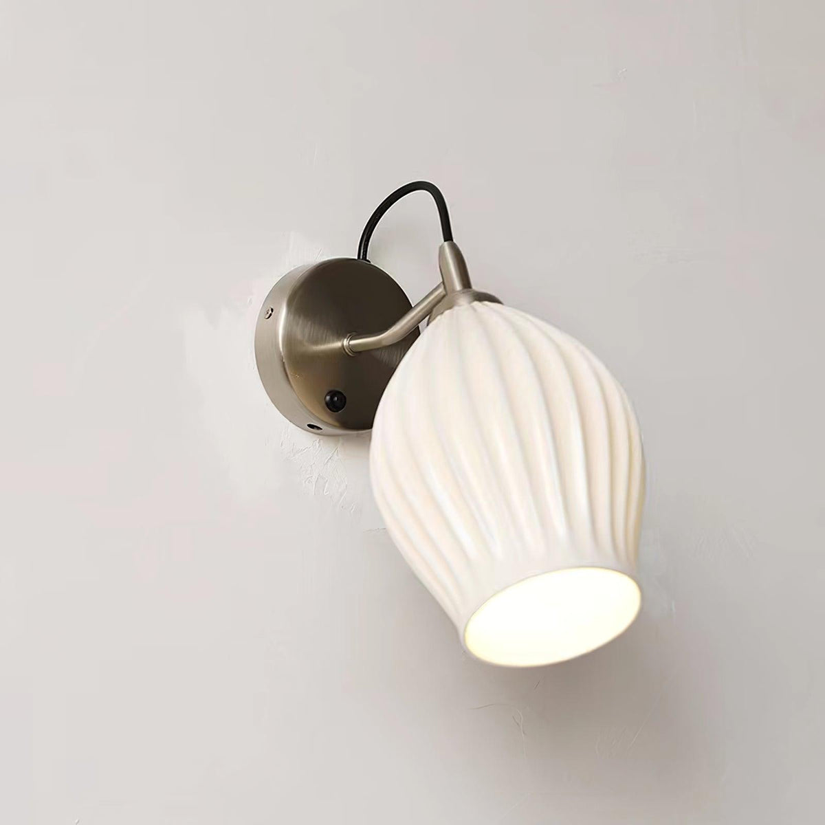 Zotalisra moderne minimalistische gerippte Keramik-Wandleuchte