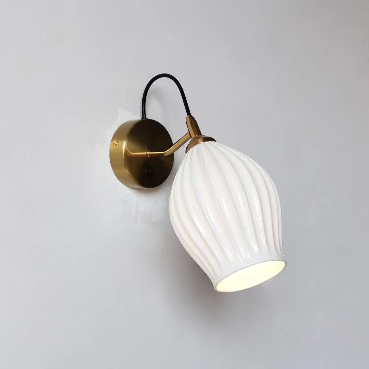 Zotalisra moderne minimalistische gerippte Keramik-Wandleuchte
