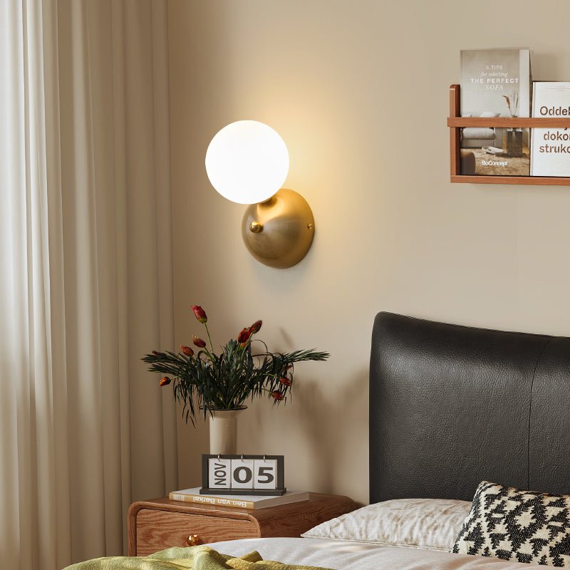 Ordoran zeitgenössische minimalistische Wandleuchte aus Glas