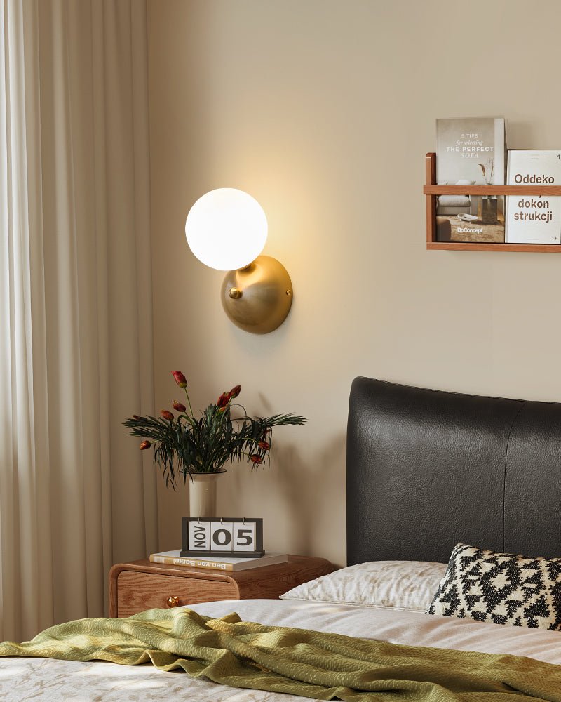 Ordoran zeitgenössische minimalistische Wandleuchte aus Glas