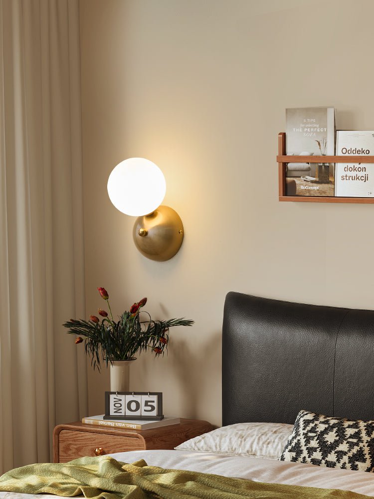 Ordoran zeitgenössische minimalistische Wandleuchte aus Glas