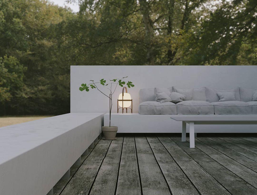 Lethra Tischleuchte aus Holz und Glas