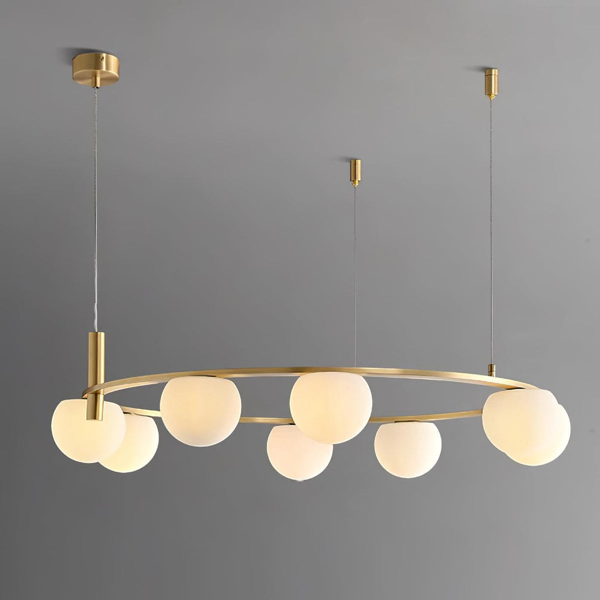 Kronleuchter Glas Kugeln Metallring Gold-Oberfläche zeitgenössisch