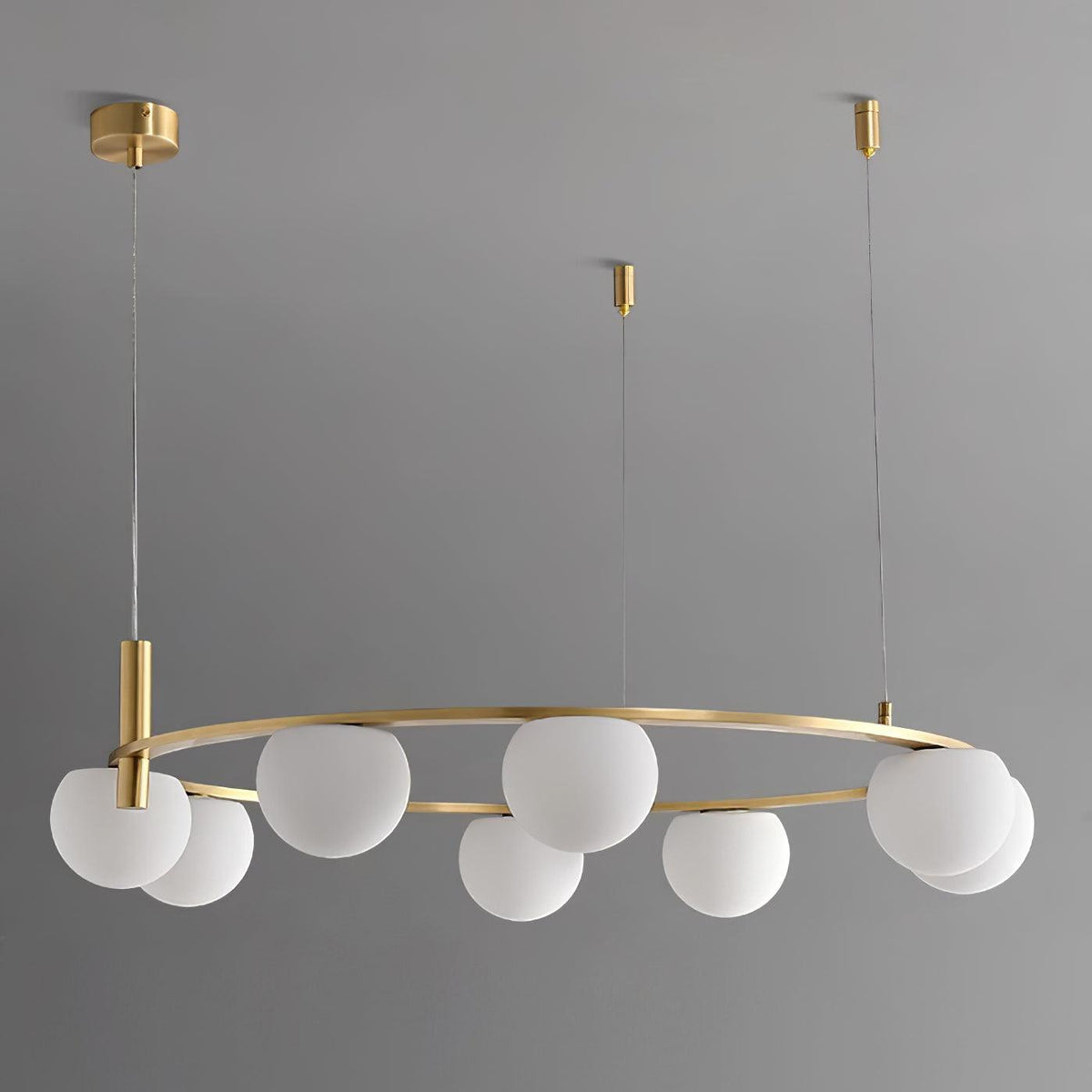 Kronleuchter Glas Kugeln Metallring Gold-Oberfläche zeitgenössisch