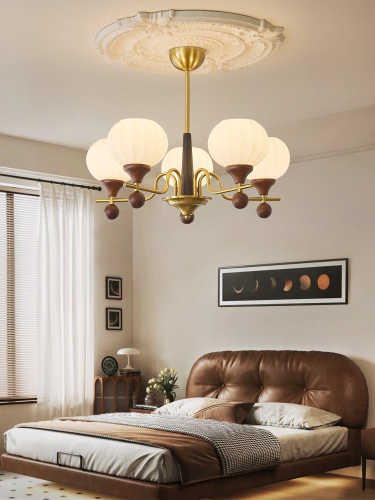 Anorionis Kronleuchter aus Holz im traditionellen Premium-Stil