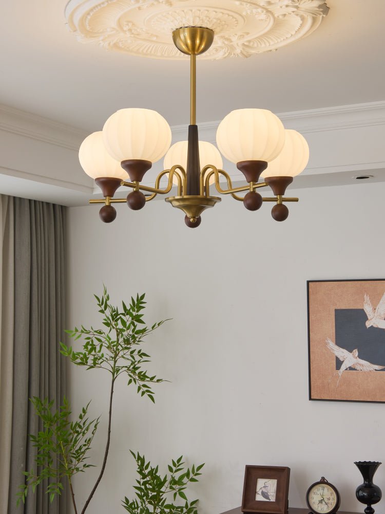 Anorionis Kronleuchter aus Holz im traditionellen Premium-Stil