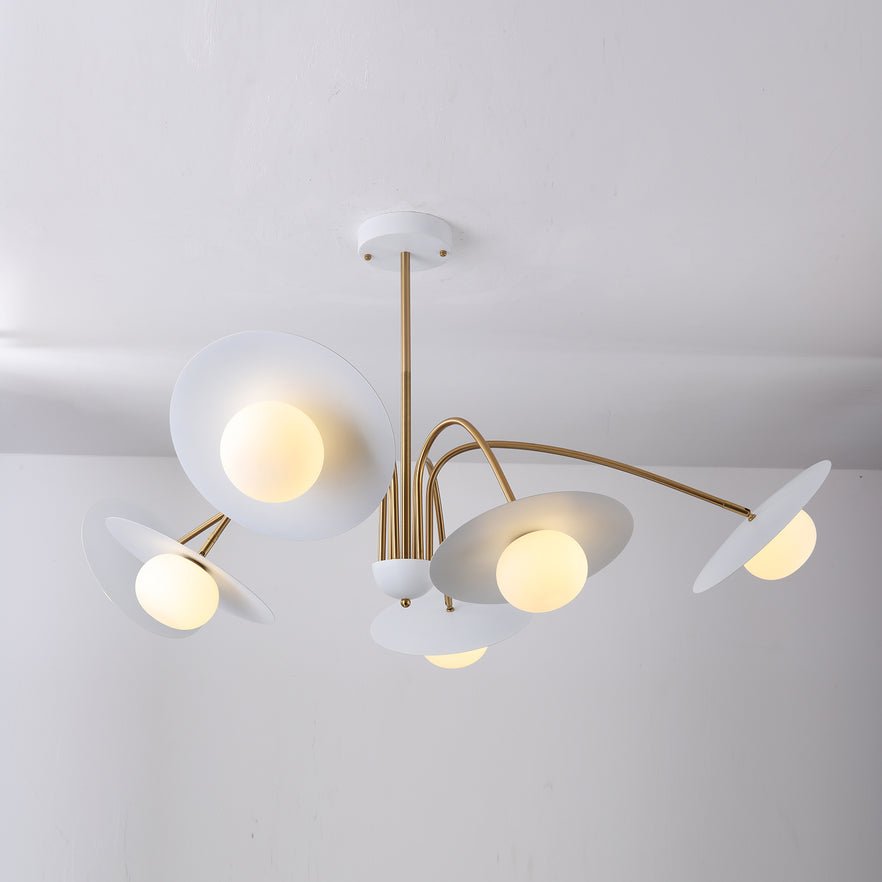 Lark Kronleuchter mit Art-Deco-inspiriertem Pilz-Aufsatz