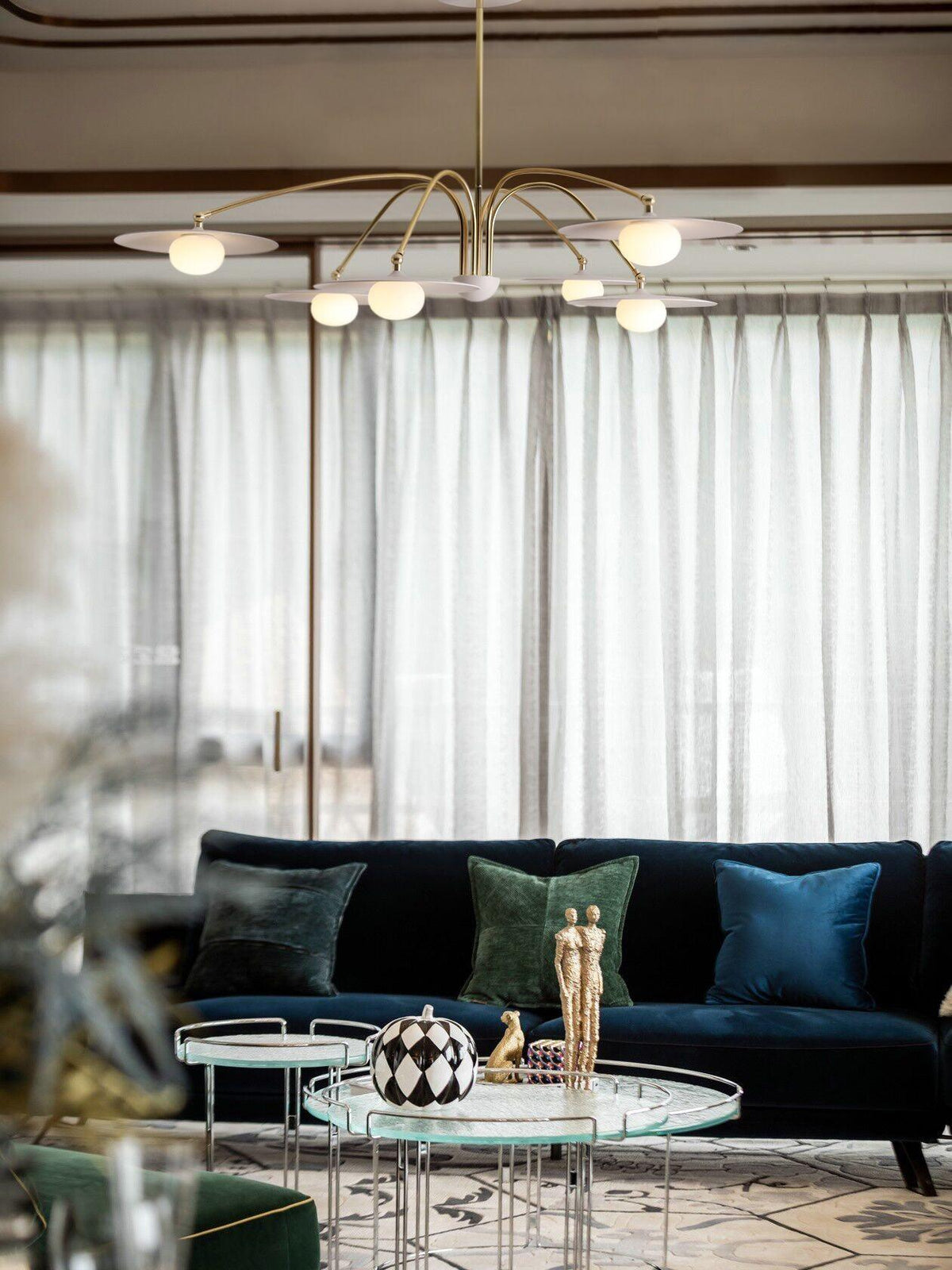 Lark Kronleuchter mit Art-Deco-inspiriertem Pilz-Aufsatz
