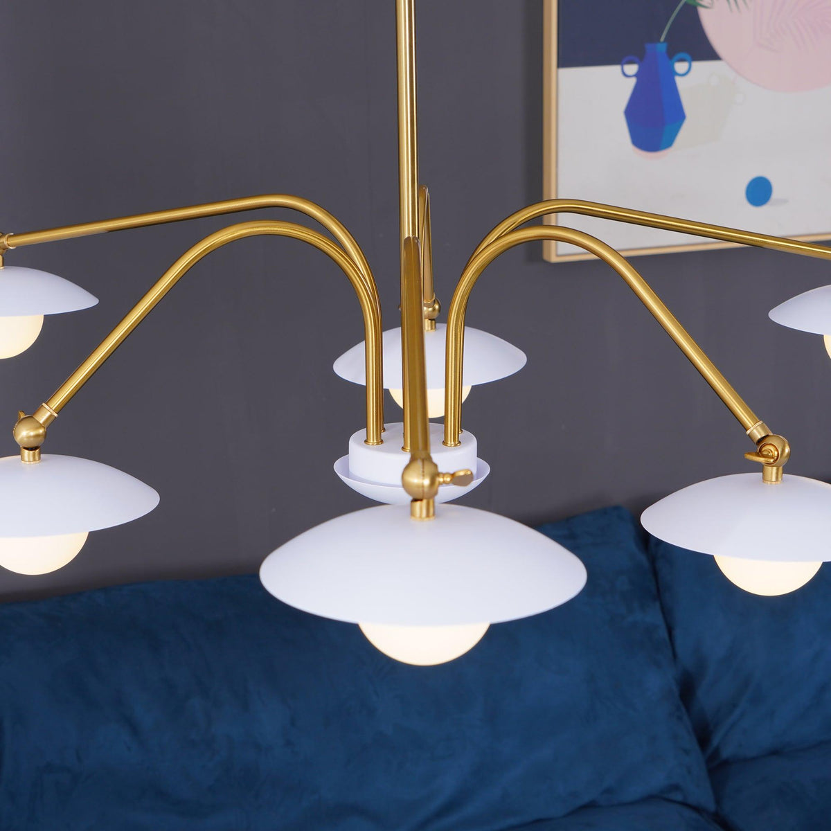 Lark Kronleuchter mit Art-Deco-inspiriertem Pilz-Aufsatz