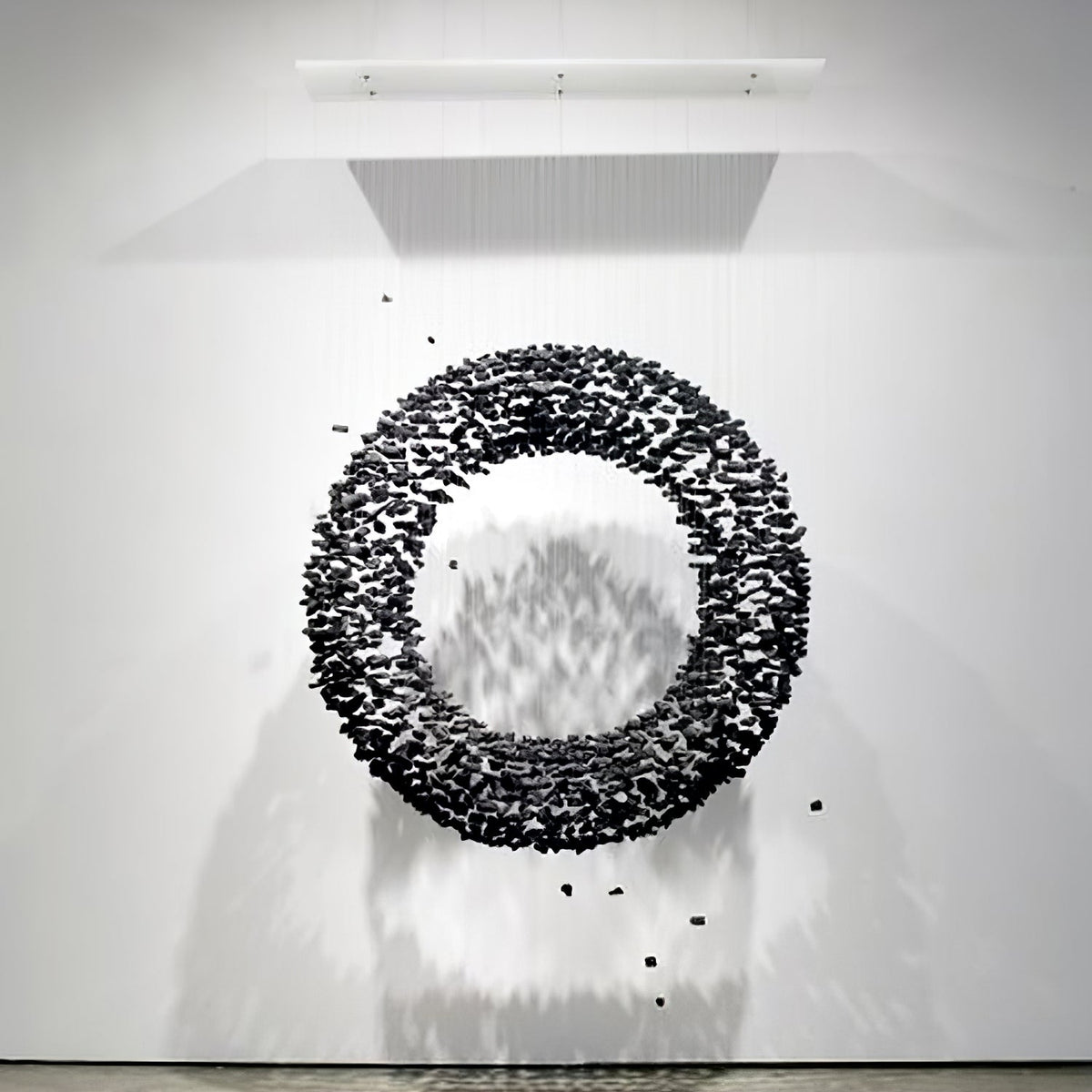 Mareelle Charcoal Stone Sculptural Kronleuchter