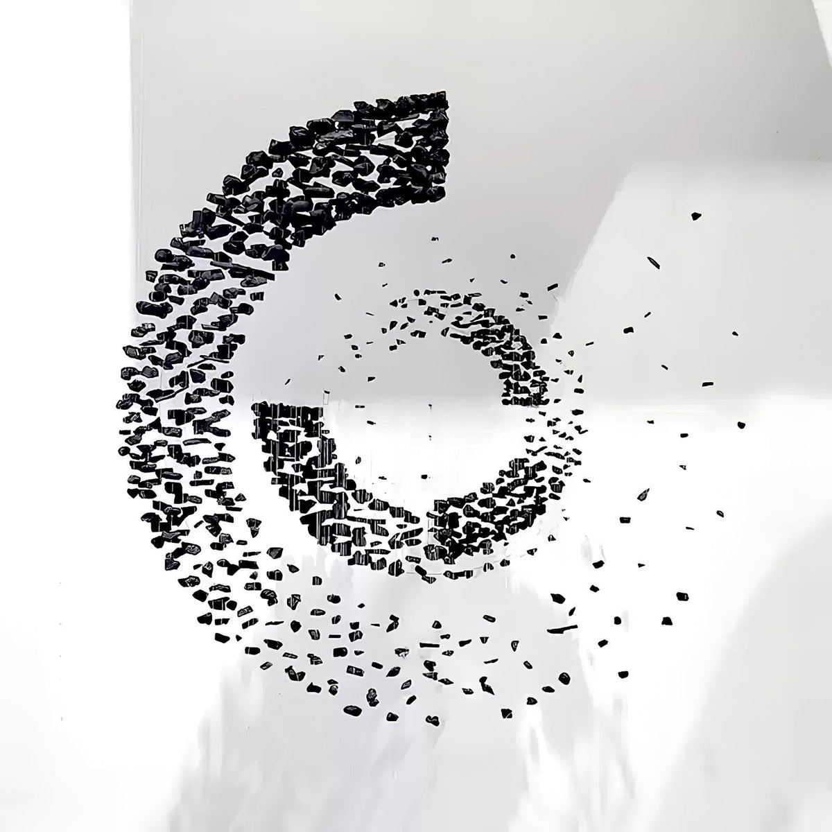 Selisaine Kronleuchter in Graustein-Form mit Sanduhr-Silhouette