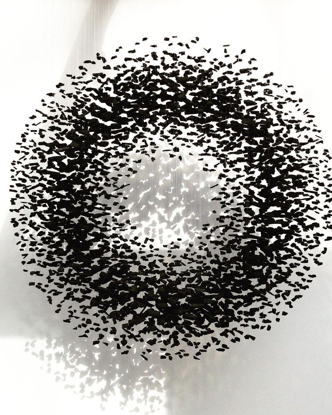 Marinelle Charcoal Stone Sculptural Kronleuchter Buchstabe M bis R