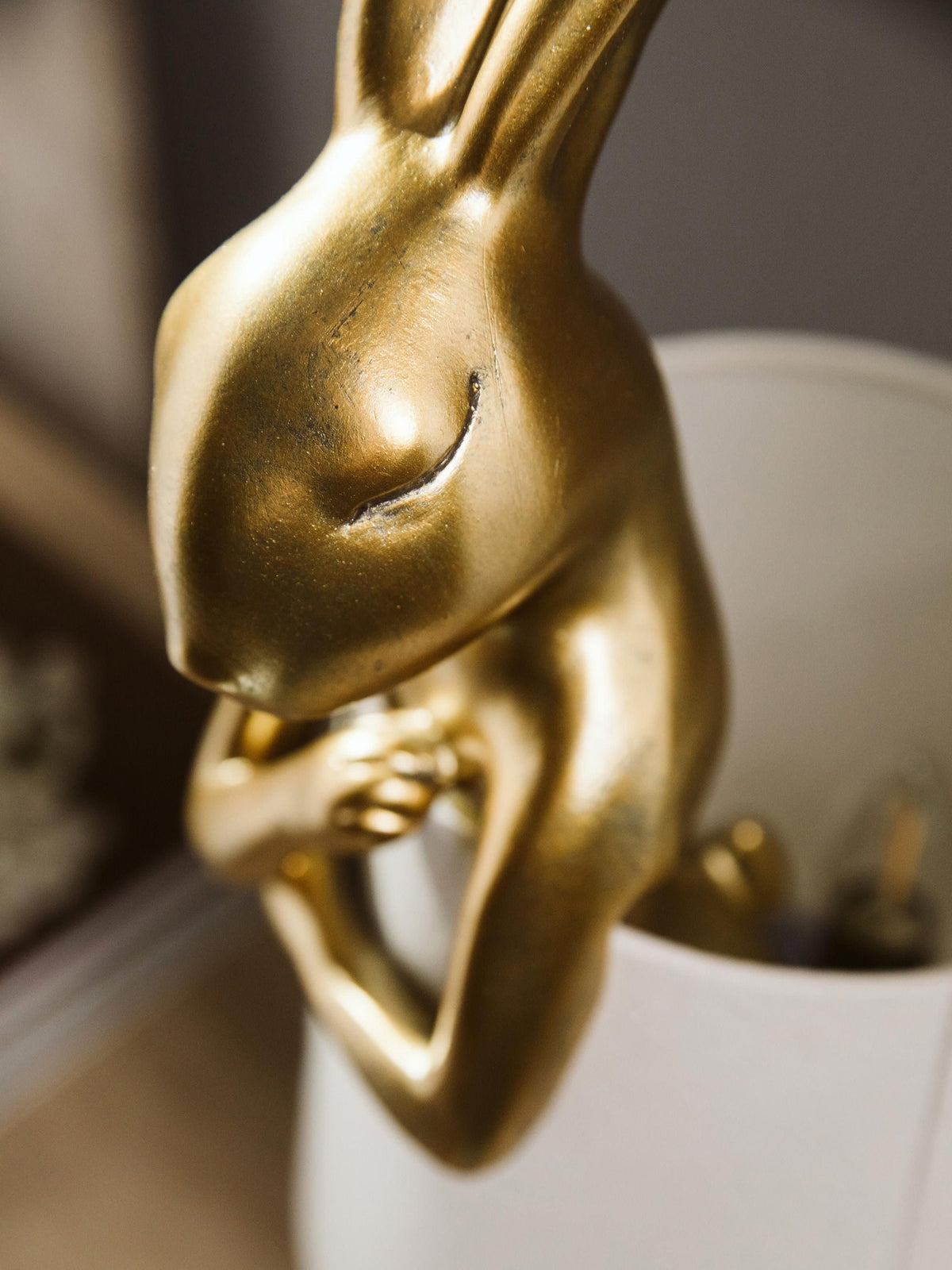 Bunn Tischlampe mit Kaninchenfigur