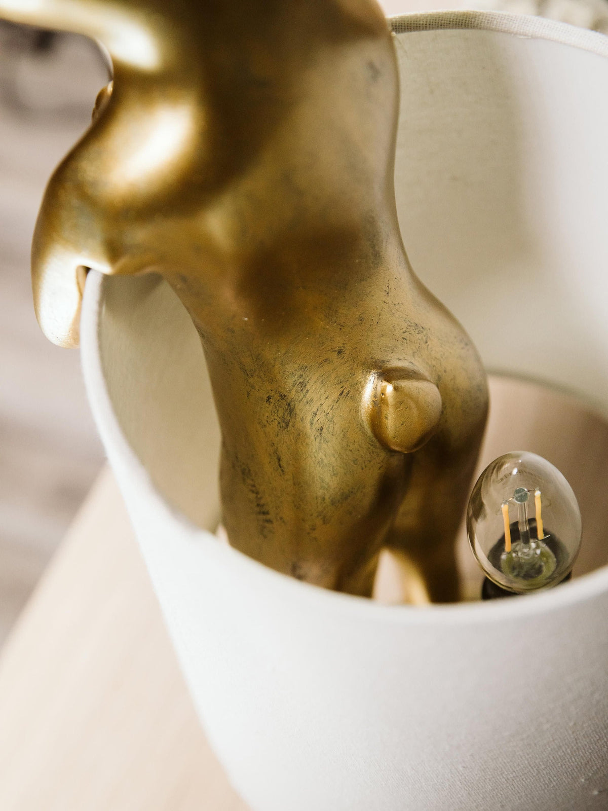 Bunn Tischlampe mit Kaninchenfigur