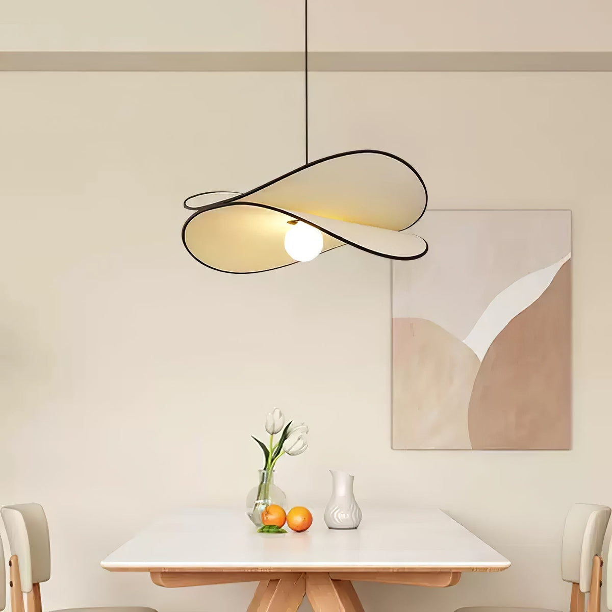 Linelira Pendelleuchte aus Stoff in künstlerischem Design, & Beige