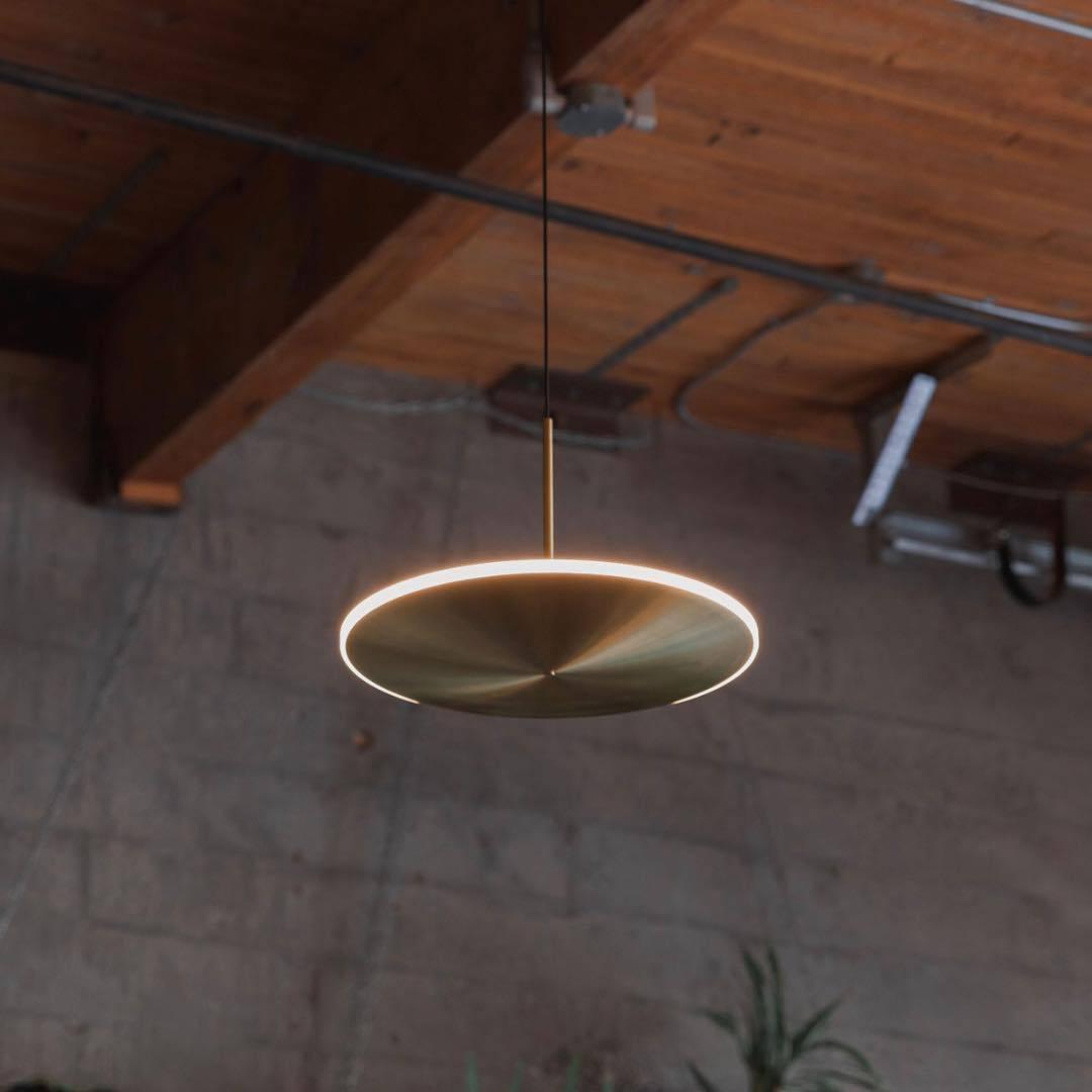 Uvenisra zeitgenössische minimalistische Pendelleuchte in Schalenform