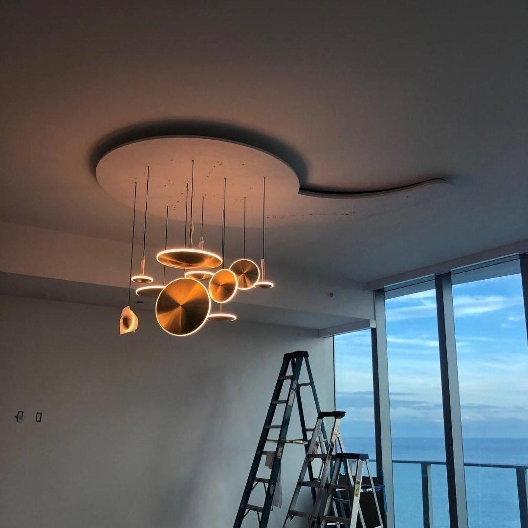 Uvenisra zeitgenössische minimalistische Pendelleuchte in Schalenform