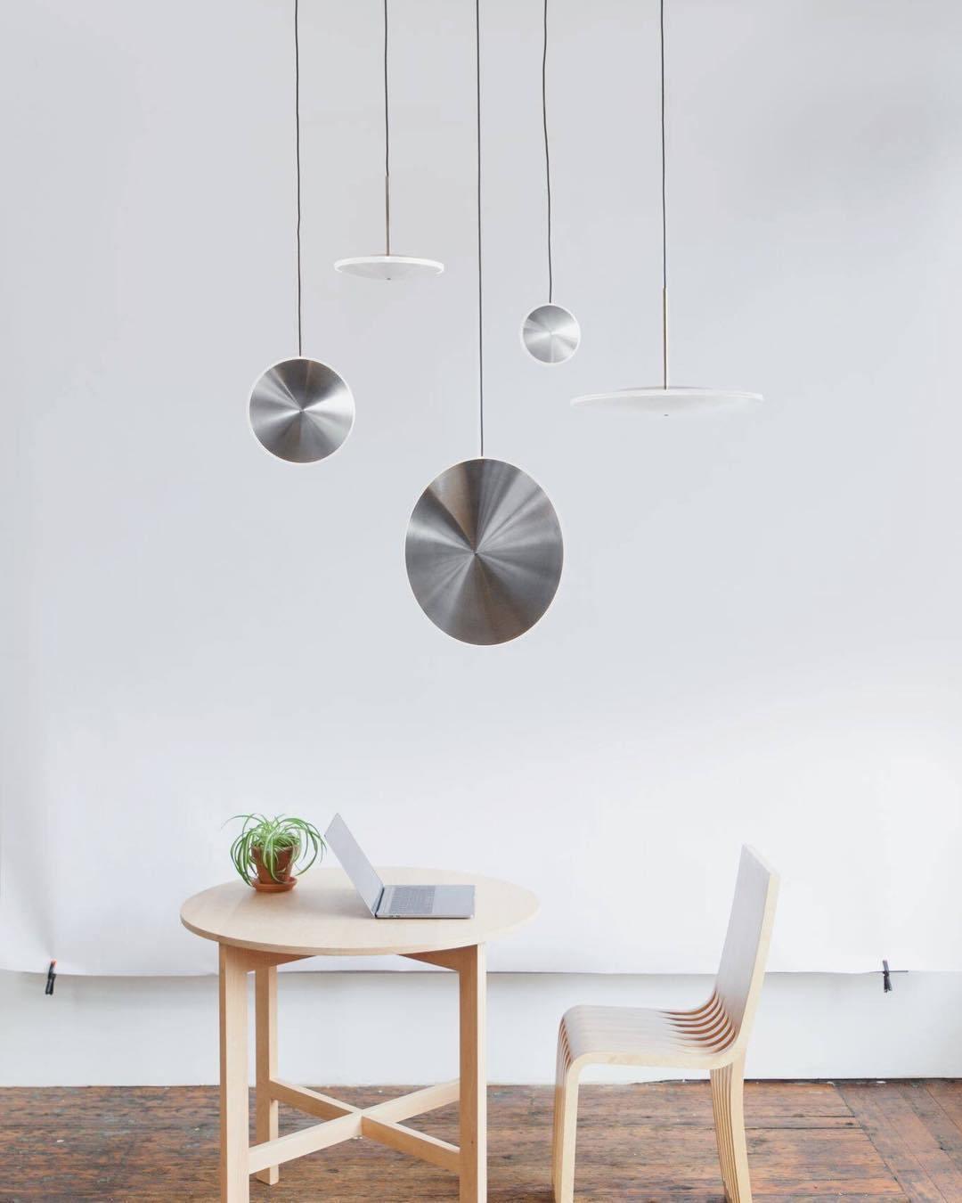Uvenisra zeitgenössische minimalistische Pendelleuchte in Schalenform