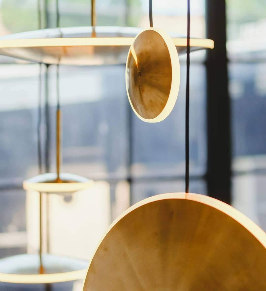 Uvenisra zeitgenössische minimalistische Pendelleuchte in Schalenform