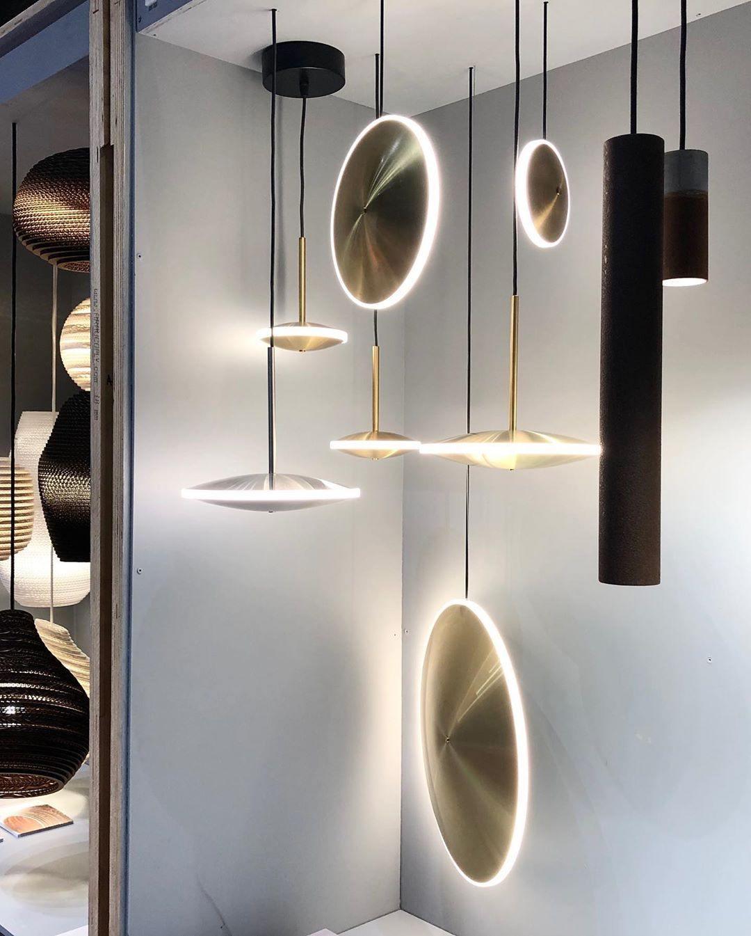 Uvenisra zeitgenössische minimalistische Pendelleuchte in Schalenform
