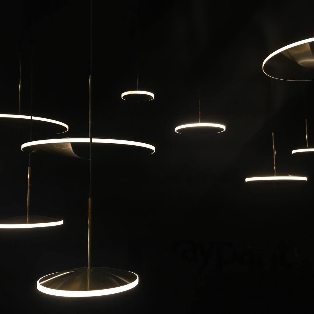 Uvenisra zeitgenössische minimalistische Pendelleuchte in Schalenform