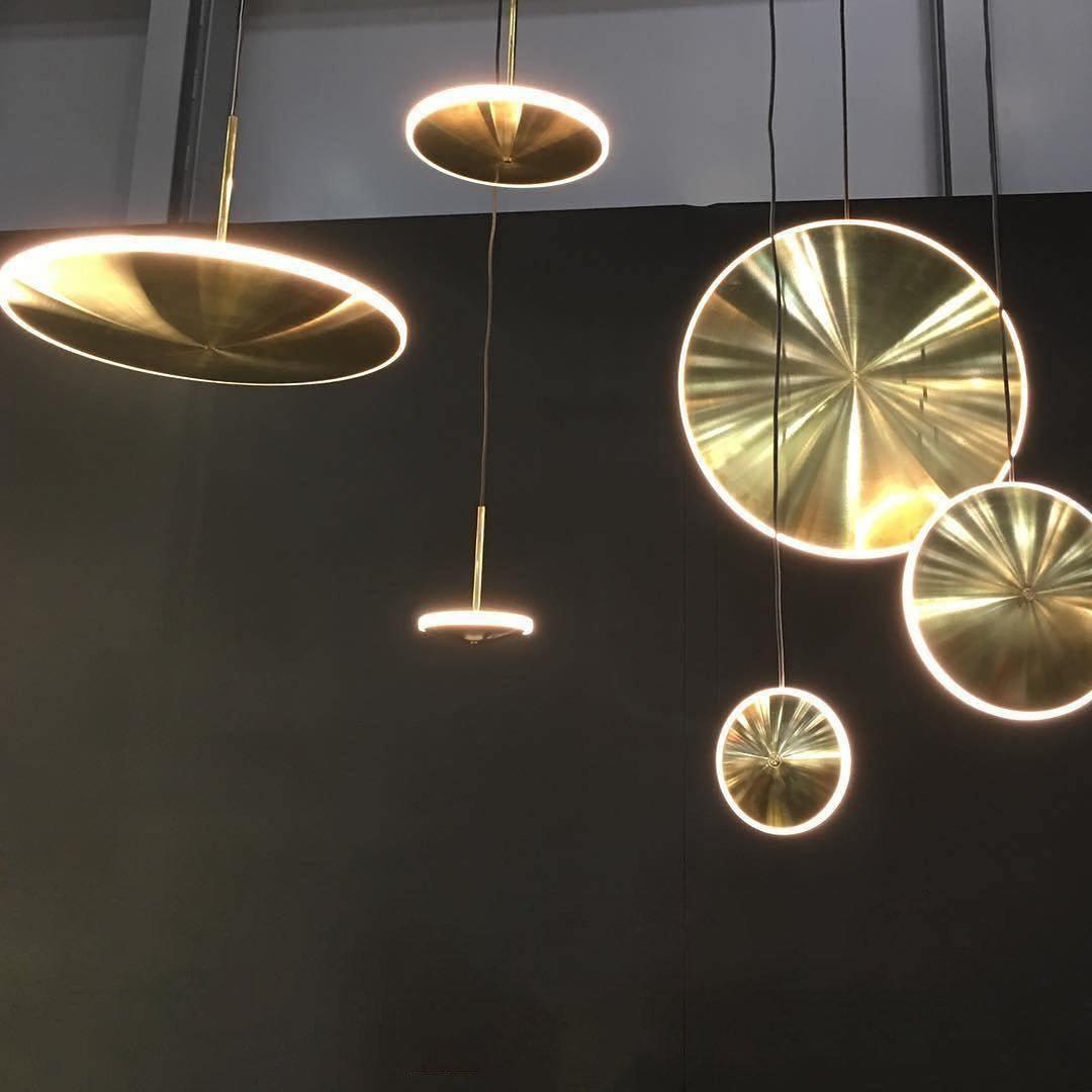 Uvenisra zeitgenössische minimalistische Pendelleuchte in Schalenform