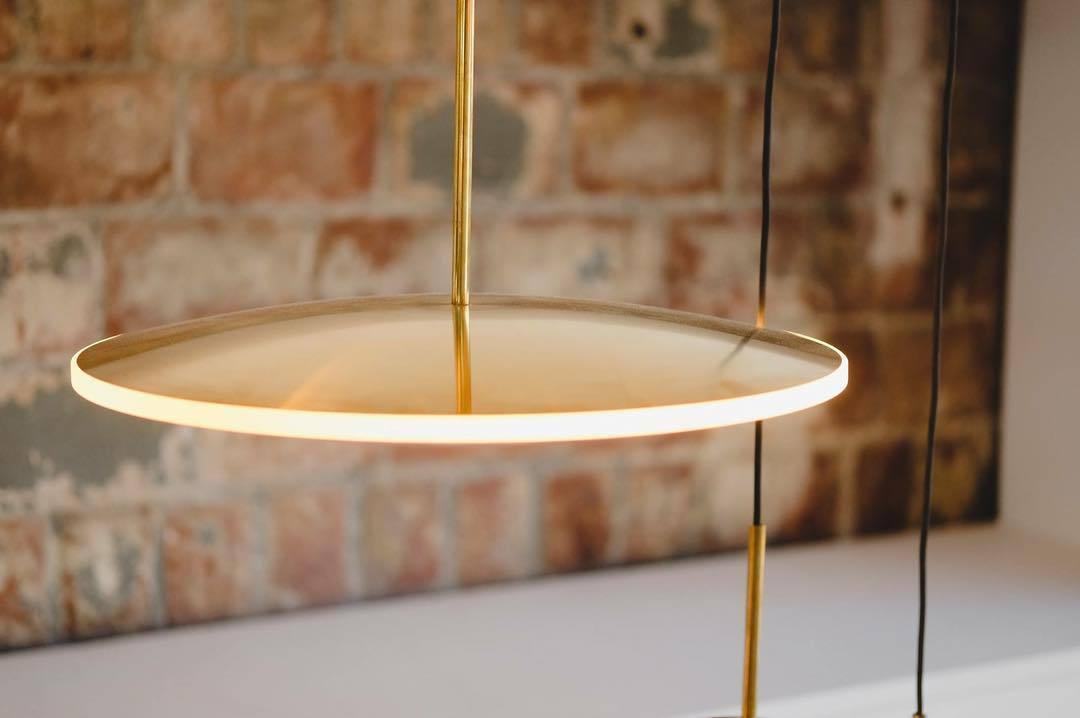 Uvenisra zeitgenössische minimalistische Pendelleuchte in Schalenform