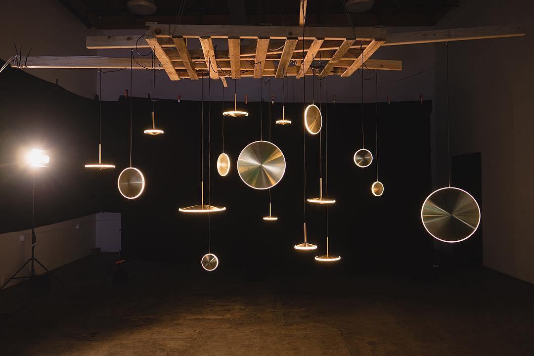 Uvenisra zeitgenössische minimalistische Pendelleuchte in Schalenform