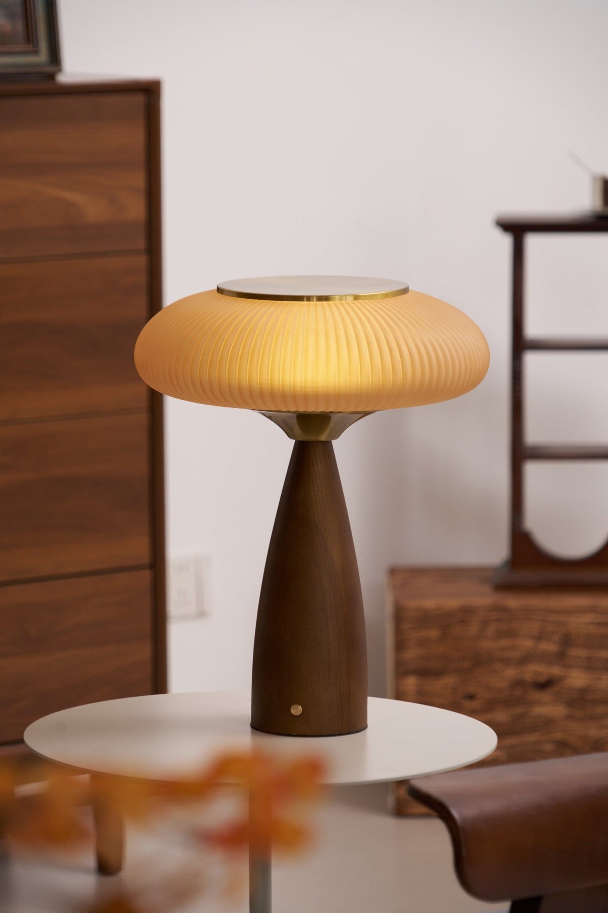 Syleena Tischlampe aus Holz im skandinavischen Stil