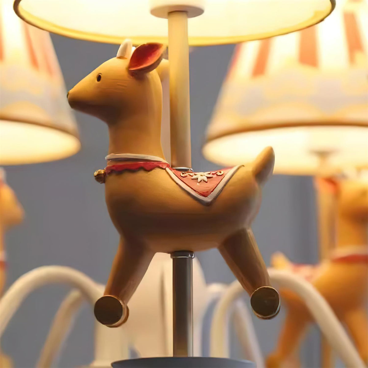 Solvian Kronleuchter Carousel für Kinder im Spielzeugstil